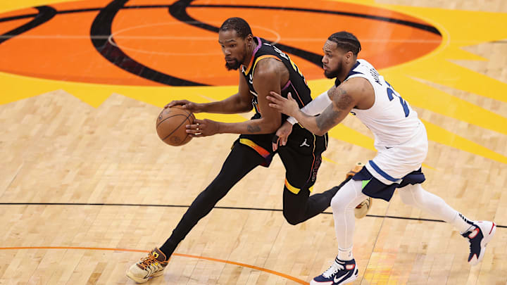 Minnesota Timberwolves v Phoenix Suns - Game Three