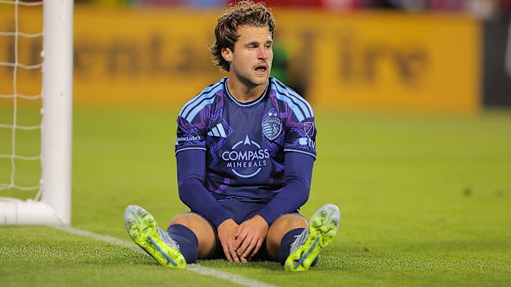 SOCCER: APR 25 MLS Chicago Fire FC vs Sporting Kansas City