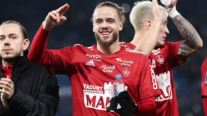 Jogador ficou livre no mercado Jogador ficou livre no mercado