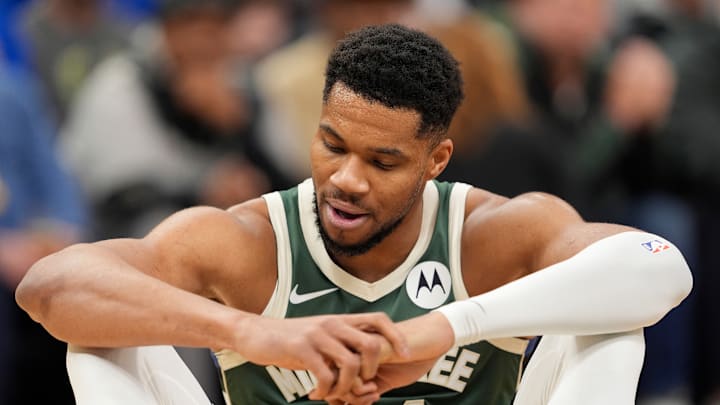 Detroit Pistons v Milwaukee Bucks Detroit Pistons v Milwaukee Bucks