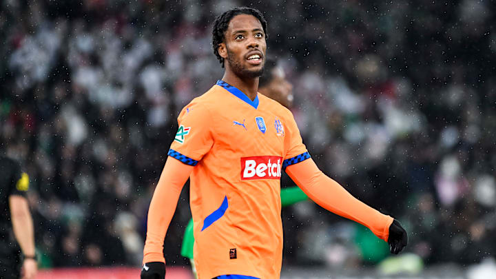 Die Eintracht hat einen umstrittenen Stürmer geholt. Die Eintracht hat einen umstrittenen Stürmer geholt.