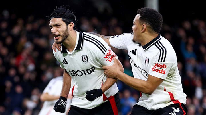 Raúl Jiménez marcó un doblete ante el Ipswich Town FC en la Premier League