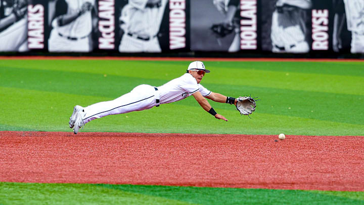 Louisville baseball infielder Alex Alicea (0)