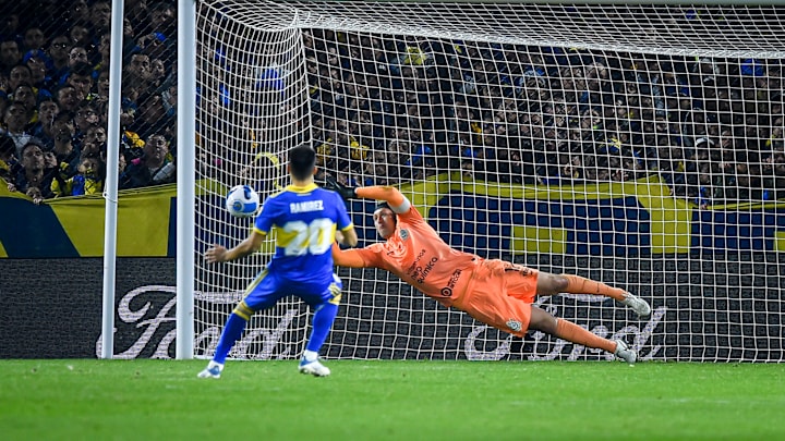 O goleiro pegou dois pênaltis contra o Boca Juniors e ajudou o Timão a avançar de fase na Libertadores