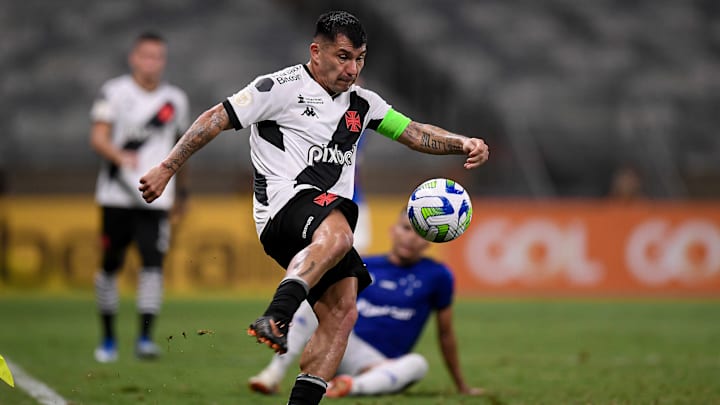 Medel é uma das lideranças do elenco vascaíno