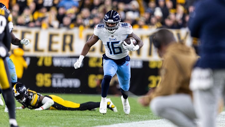 Tennessee Titans v Pittsburgh Steelers