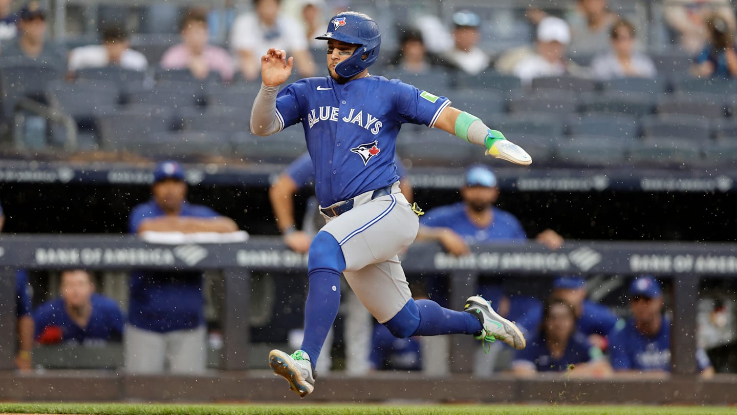 Report: Bichette gets 2nd opinion on left knee