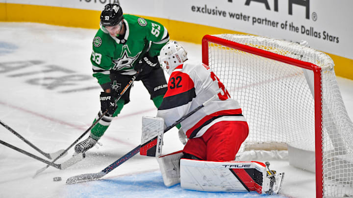 NHL: OCT 25 Hurricanes at Stars