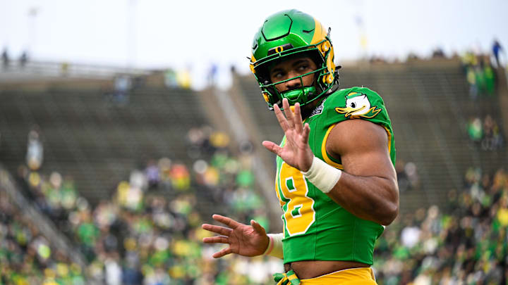 Oregon Ducks tight end Kenyon Sadiq (18) looks on before the game against the James Madison Dukes at Autzen Stadium. 