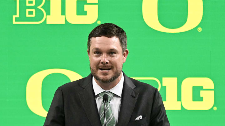 Jul 25, 2024; Indianapolis, IN, USA; Oregon Ducks head coach Dan Lanning speaks to the media during the Big 10 football media day at Lucas Oil Stadium. Jul 25, 2024; Indianapolis, IN, USA; Oregon Ducks head coach Dan Lanning speaks to the media during the Big 10 football media day at Lucas Oil Stadium.
