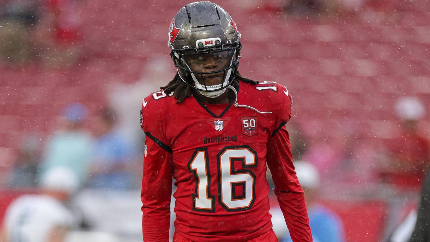 Buccaneers quietly release QB after signing Teddy Bridgewater
