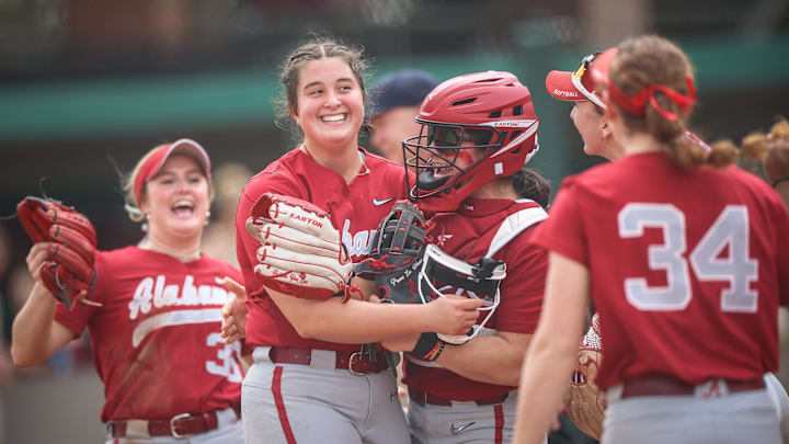 Alabama freshman Kaitlyn Pallozzi made program history with a perfect game on Friday morning.