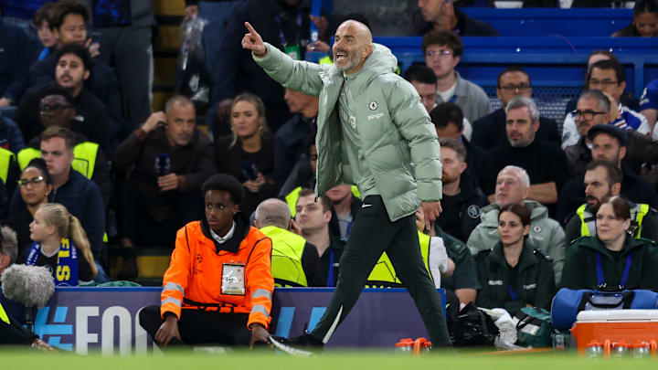 Les Blues d'Enzo Maresca pointeraient du doigt un milieu barcelonais.