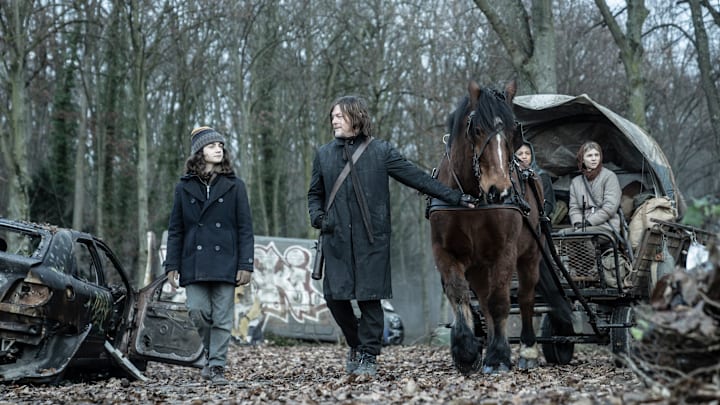 Louis Puech Scigliuzzi as Laurent, Norman Reedus as Daryl Dixon, Clémence Poésy as Isabelle, Laïka Blanc-Francard as Sylvie - The Walking Dead: Daryl Dixon _ Season 1, Episode 3 - Photo Credit: Emmanuel Guimier/AMC