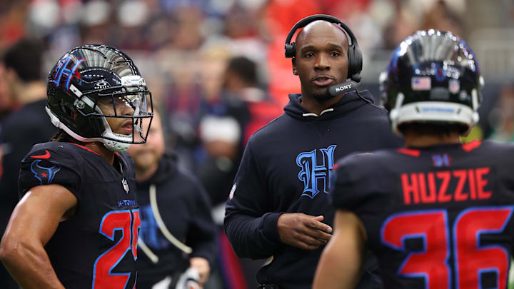 Jan 4, 2026; Houston, Texas, USA; Houston Texans head coach Demeco Ryans with cornerback Myles Bryant (25) on the sidelines during the second half against the Indianapolis Colts at NRG Stadium. Mandatory Credit: Thomas Shea-Imagn Images Jan 4, 2026; Houston, Texas, USA; Houston Texans head coach Demeco Ryans with cornerback Myles Bryant (25) on the sidelines during the second half against the Indianapolis Colts at NRG Stadium. Mandatory Credit: Thomas Shea-Imagn Images
