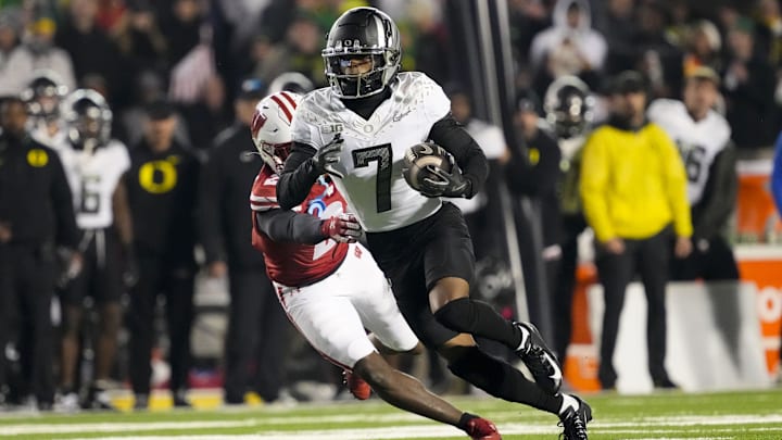 After Evan Stewart's injury, Jurrion Dickey's suspensionn and losing Tez Johnson, Traeshon Holden and Terrance Ferguson to the NFL, the Ducks are scrambling to find a new mix at receiver. They may have found a new weapon in practice.