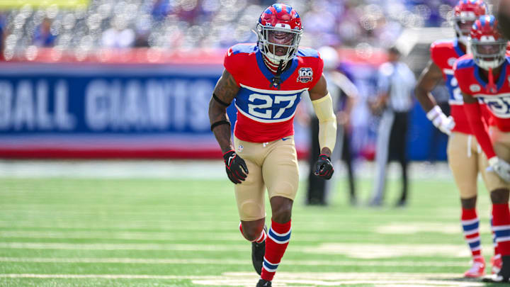 Sep 8, 2024; East Rutherford, New Jersey, USA; New York Giants safety Jason Pinnock (27) warms up before a game against the Minnesota Vikings at MetLife Stadium. Sep 8, 2024; East Rutherford, New Jersey, USA; New York Giants safety Jason Pinnock (27) warms up before a game against the Minnesota Vikings at MetLife Stadium.