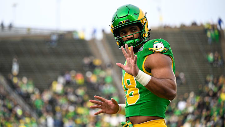 Oregon Ducks tight end Kenyon Sadiq Oregon Ducks tight end Kenyon Sadiq