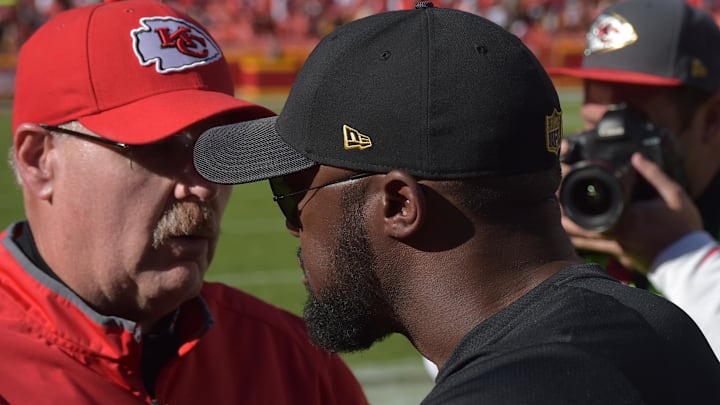 Oct 25, 2015; Kansas City, MO, USA; Kansas City Chiefs head coach Andy Reid is congratulated by Pittsburgh Steelers head coach Mike Tomlin after the game at Arrowhead Stadium. The Chiefs won 23-13. Mandatory Credit: Denny Medley-Imagn Images