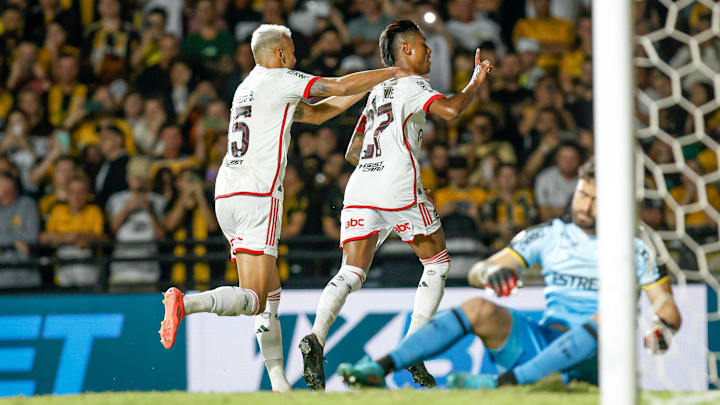 Bruno Henrique foi um dos melhores em campo