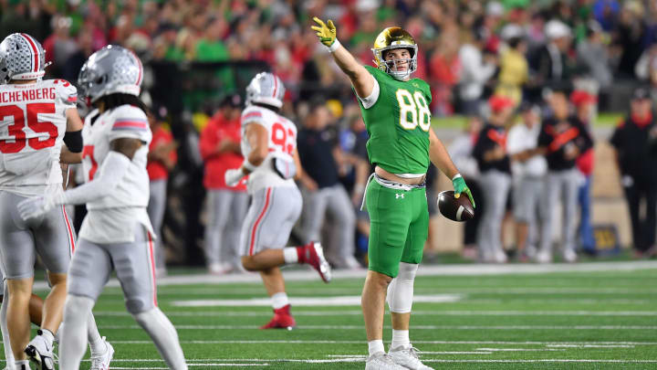 Sep 23, 2023; South Bend, Indiana, USA; Notre Dame Fighting Irish tight end Mitchell Evans (88) celebrates a catch for a first down in the fourth quarter against the Ohio State Buckeyes at Notre Dame Stadium. Sep 23, 2023; South Bend, Indiana, USA; Notre Dame Fighting Irish tight end Mitchell Evans (88) celebrates a catch for a first down in the fourth quarter against the Ohio State Buckeyes at Notre Dame Stadium.