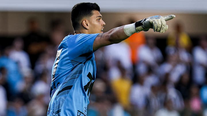 Gabriel Brazão é titular absoluto do Peixe