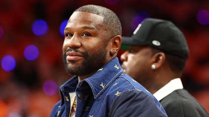 According to reports, Floyd Mayweather Jr. was notified by the IRS of its intention to revoke his passport due to outstanding tax debt.