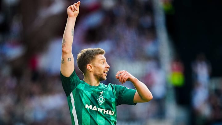 Mitchell Weiser vor dem Absprung