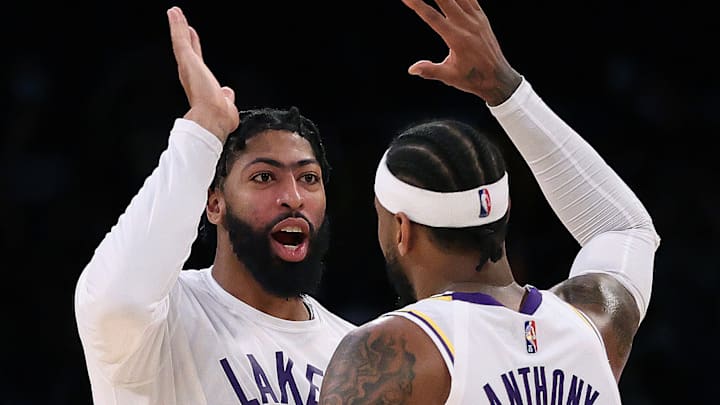 Anthony Davis y Carmelo Anthony han tenido que ayudar en la pintura en este comienzo de campaña