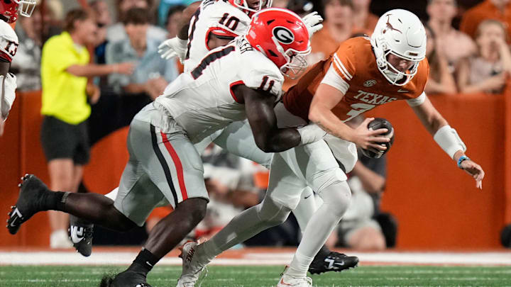 Georgia Bulldogs linebacker Jalon Walker sacks Texas Longhorns quarterback Quinn Ewers