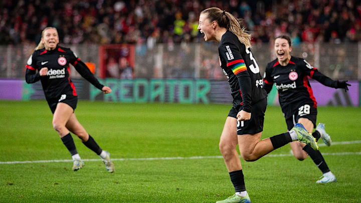 Eintracht Frankfurt führt derzeit die Frauen-Bundesliga an