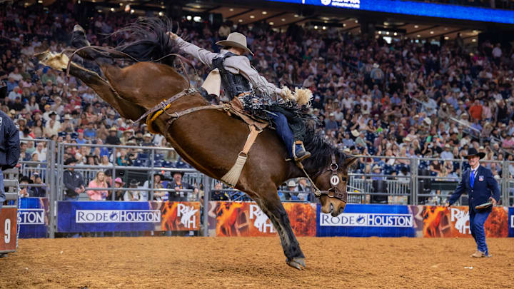 Eastan West Eastan West