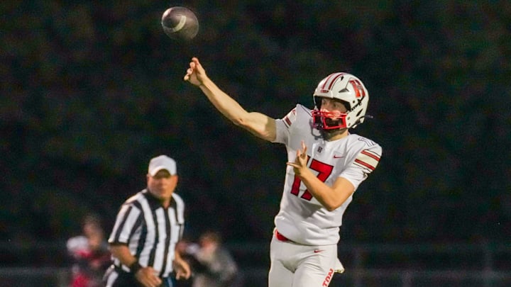 Sussex Hamilton quarterback Cole Erdmann (17) has been voted High School on SI Wisconsin's Offensive Player of the Week