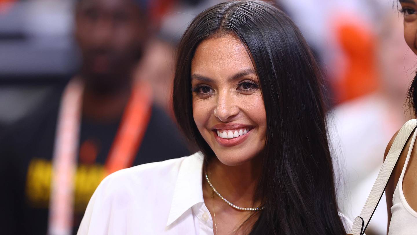 Vanessa Bryant Reacts to Brother Russell Wilsons NFL Retirement, New Job