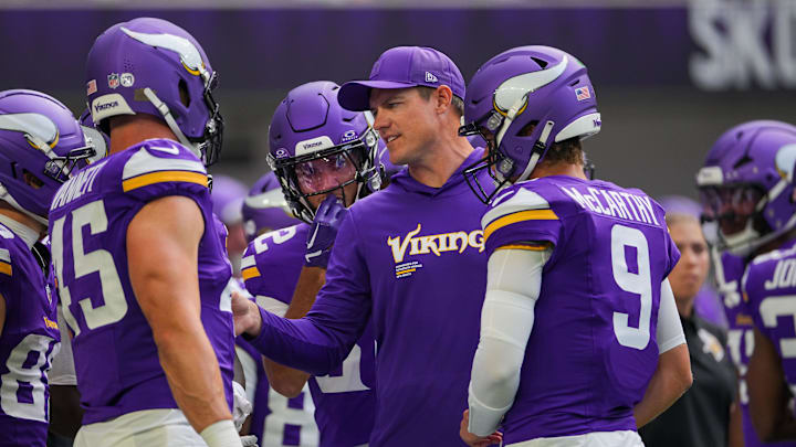 Aug 9, 2025; Minneapolis, Minnesota, USA; Minnesota Vikings head coach Kevin O'Connell talks to his team before the game against the Houston Texans at U.S. Bank Stadium.