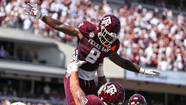 Texas A&;M Aggies running back Le'Veon Moss