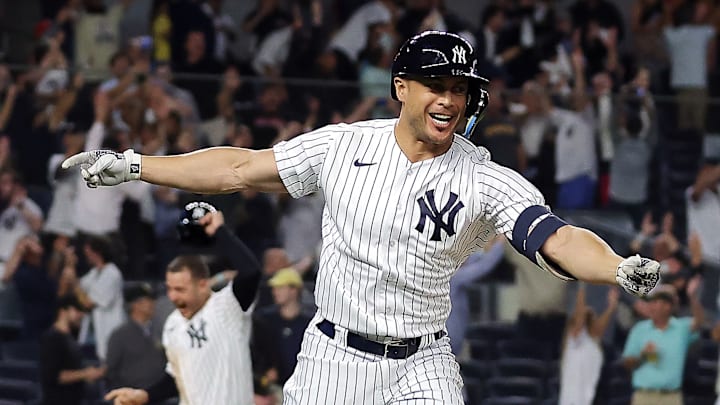 Giancarlo Stanton le dio la victoria a Yankees