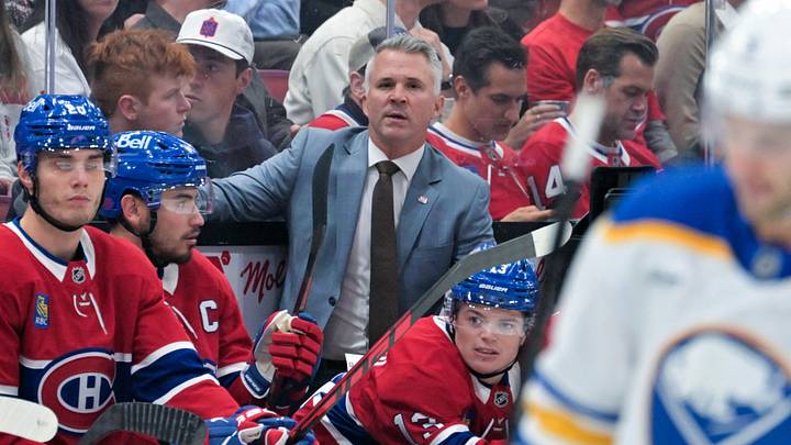 Montreal Canadiens head coach Martin St-Louis during the first period against the Buffalo Sabres at the Bell Centre.  Mandatory Credit: Eric Bolte-Imagn Images