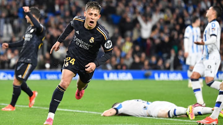TOPSHOT-FBL-ESP-LIGA-REAL SOCIEDAD-REAL MADRID