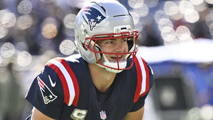 New England Patriots quarterback Drake Maye (10) warms up prior to the game against the Atlanta Falcons at Gillette Stadium.