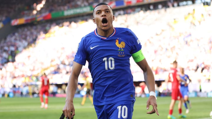 Kylian Mbappé buteur contre la Pologne