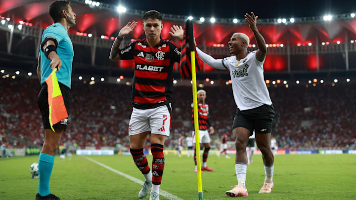 Botafogo x Flamengo é um dos confrontos da 28ª rodada do Brasileirão