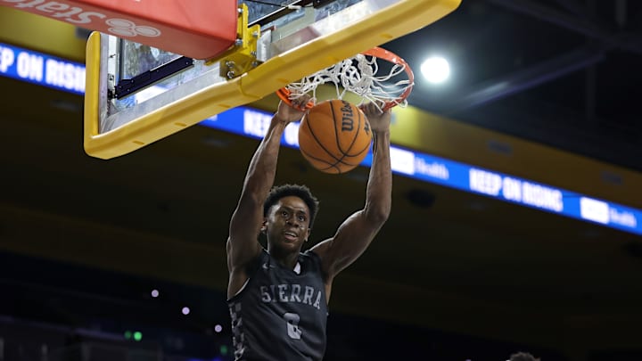 Brandon McCoy Jr. throws down a dunk in his Sierra Canyon debut against JSerra at Pauley Pavilion on Saturday, November 22.