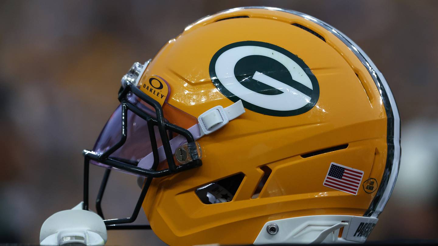 Best Green Bay Packers player to wear No. 59 received a special HOF honor