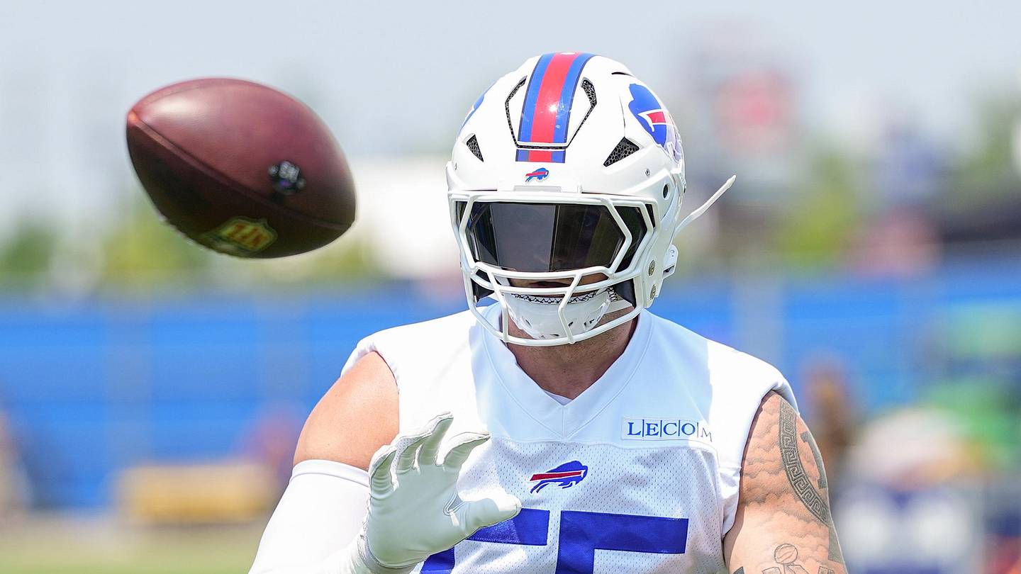 Bills Star Pass Rusher Michael Hoecht Displays Noticeable Progress in Recovery From Achilles Injury