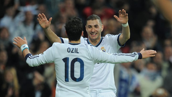 Mezut Özil et Karim Benzema, ancien coéquipiers au Real Madrid.
