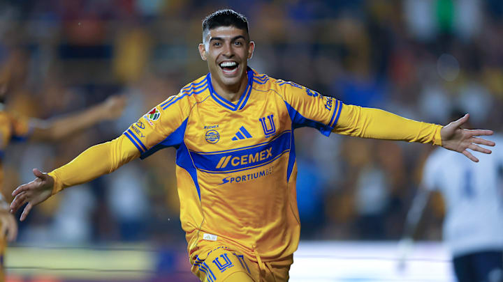 Tigres UANL v Cruz Azul - Torneo Apertura 2025 Liga MX