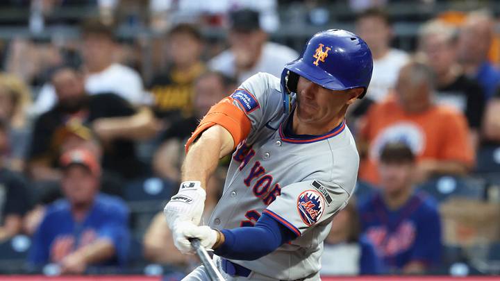Aug 7, 2026; Pittsburgh, Pennsylvania, USA; New York Mets first baseman Jared Young (29) hits a single against the Pittsburgh Pirates during the third inning at PNC Park. Mandatory Credit: Charles LeClaire-Imagn Images Aug 7, 2026; Pittsburgh, Pennsylvania, USA; New York Mets first baseman Jared Young (29) hits a single against the Pittsburgh Pirates during the third inning at PNC Park. Mandatory Credit: Charles LeClaire-Imagn Images
