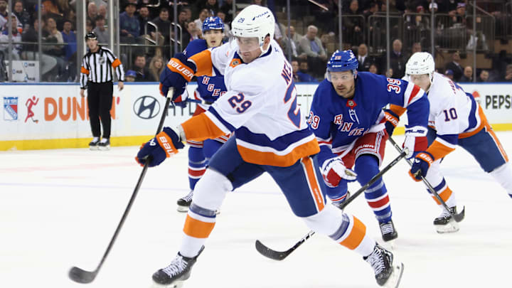 New York Islanders v New York Rangers