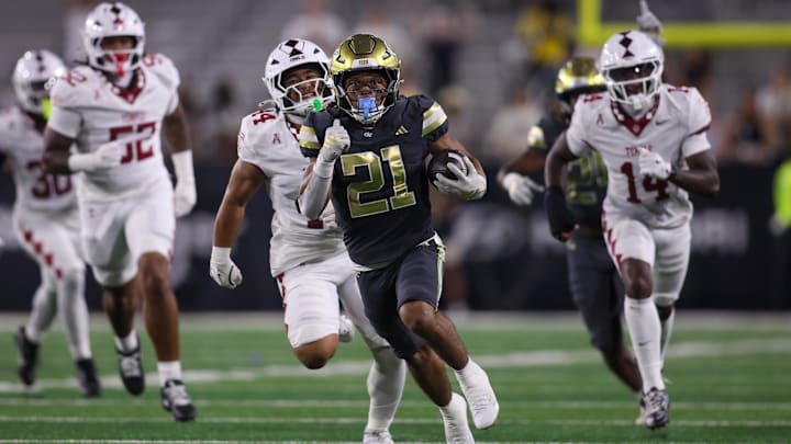 Sep 20, 2025; Atlanta, Georgia, USA; Georgia Tech Yellow Jackets running back Daylon Gordon (21) runs the ball for a touchdown against the Temple Owls in the fourth quarter at Bobby Dodd Stadium at Hyundai Field. Mandatory Credit: Brett Davis-Imagn Images
Sep 20, 2025; Atlanta, Georgia, USA; Georgia Tech Yellow Jackets running back Daylon Gordon (21) runs the ball for a touchdown against the Temple Owls in the fourth quarter at Bobby Dodd Stadium at Hyundai Field. Mandatory Credit: Brett Davis-Imagn Images